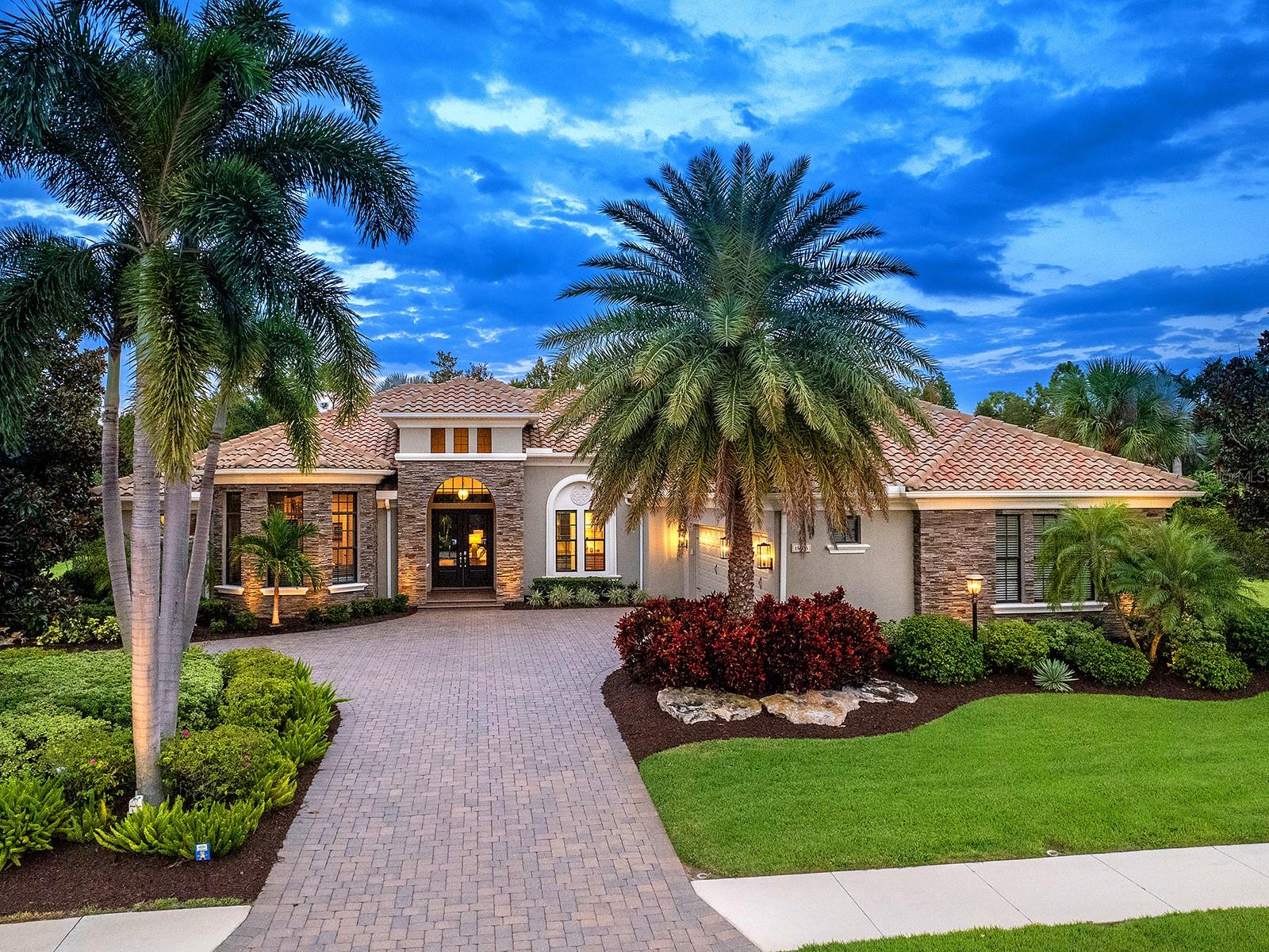 COUNTRY CLUB EAST - Residential
