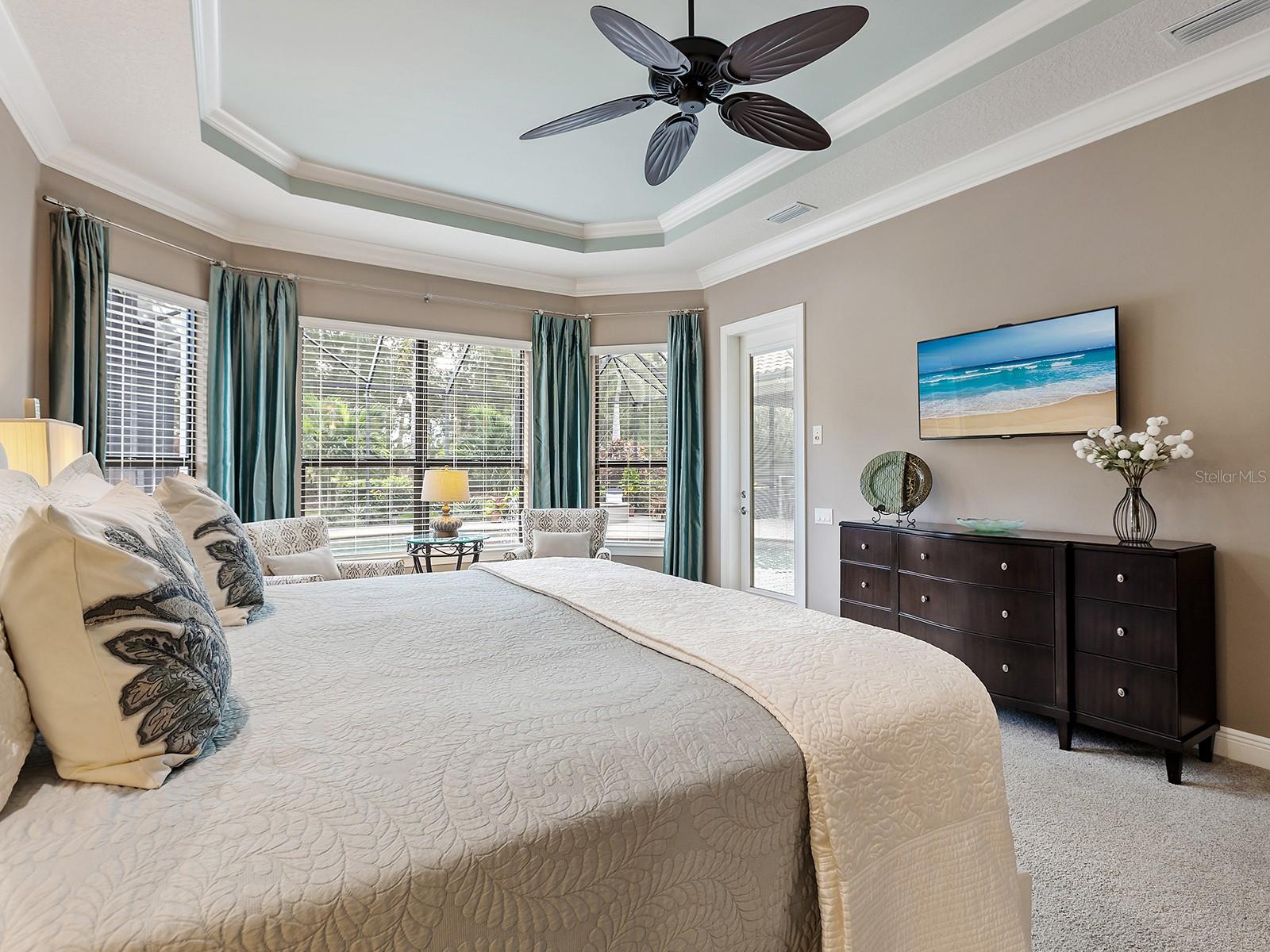 COUNTRY CLUB EAST - Residential