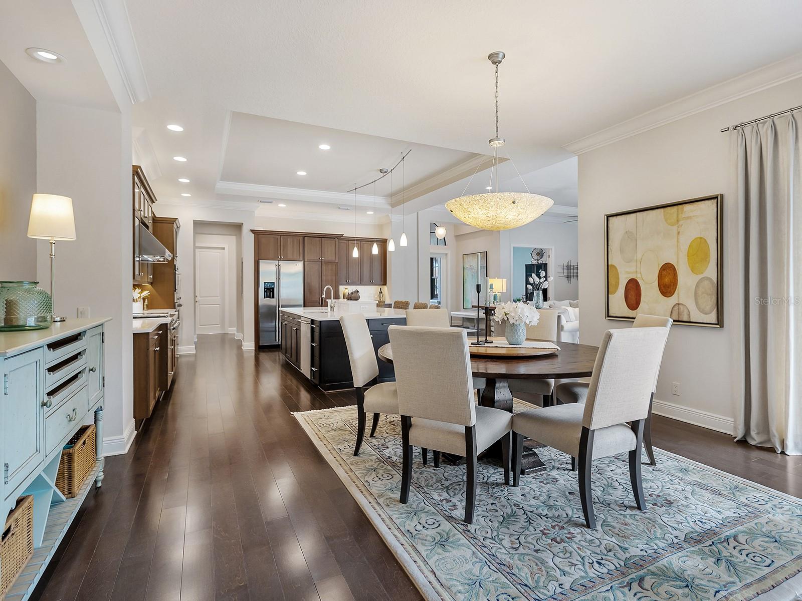 COUNTRY CLUB EAST - Residential