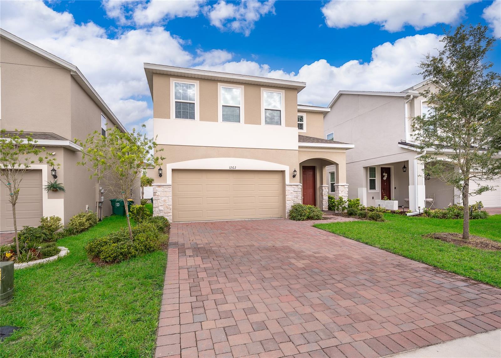 1262 WOODLINE DRIVE