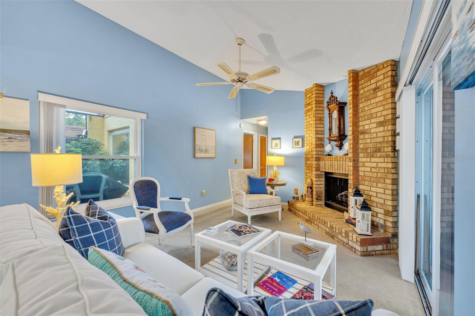 4956 EASTER CIRCLE 1