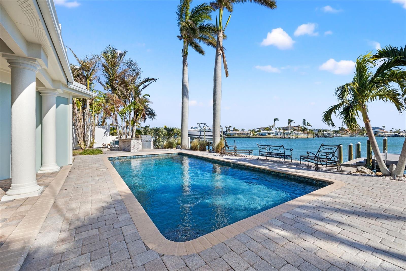 17077 DOLPHIN DRIVE