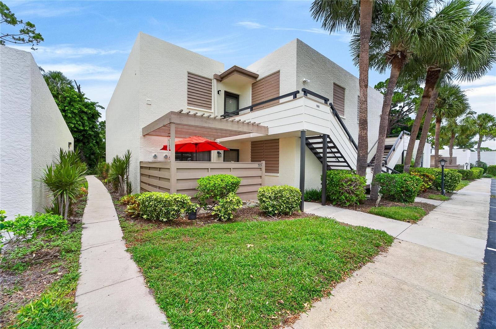 593 LAKESIDE DRIVE 593