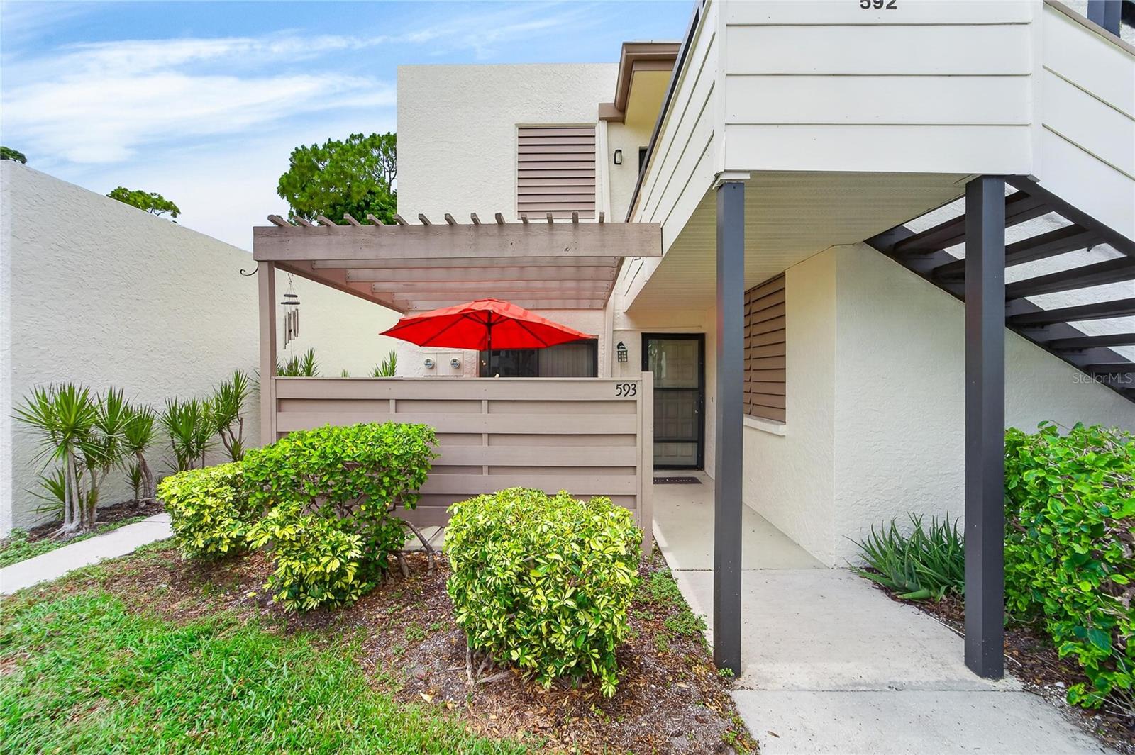 593 LAKESIDE DRIVE 593