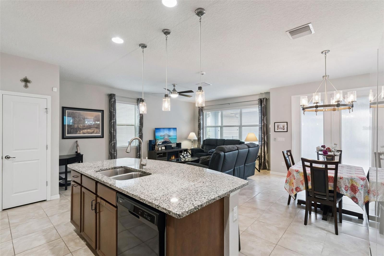 LAKEVIEW POINTE/HORIZON WEST P - Residential