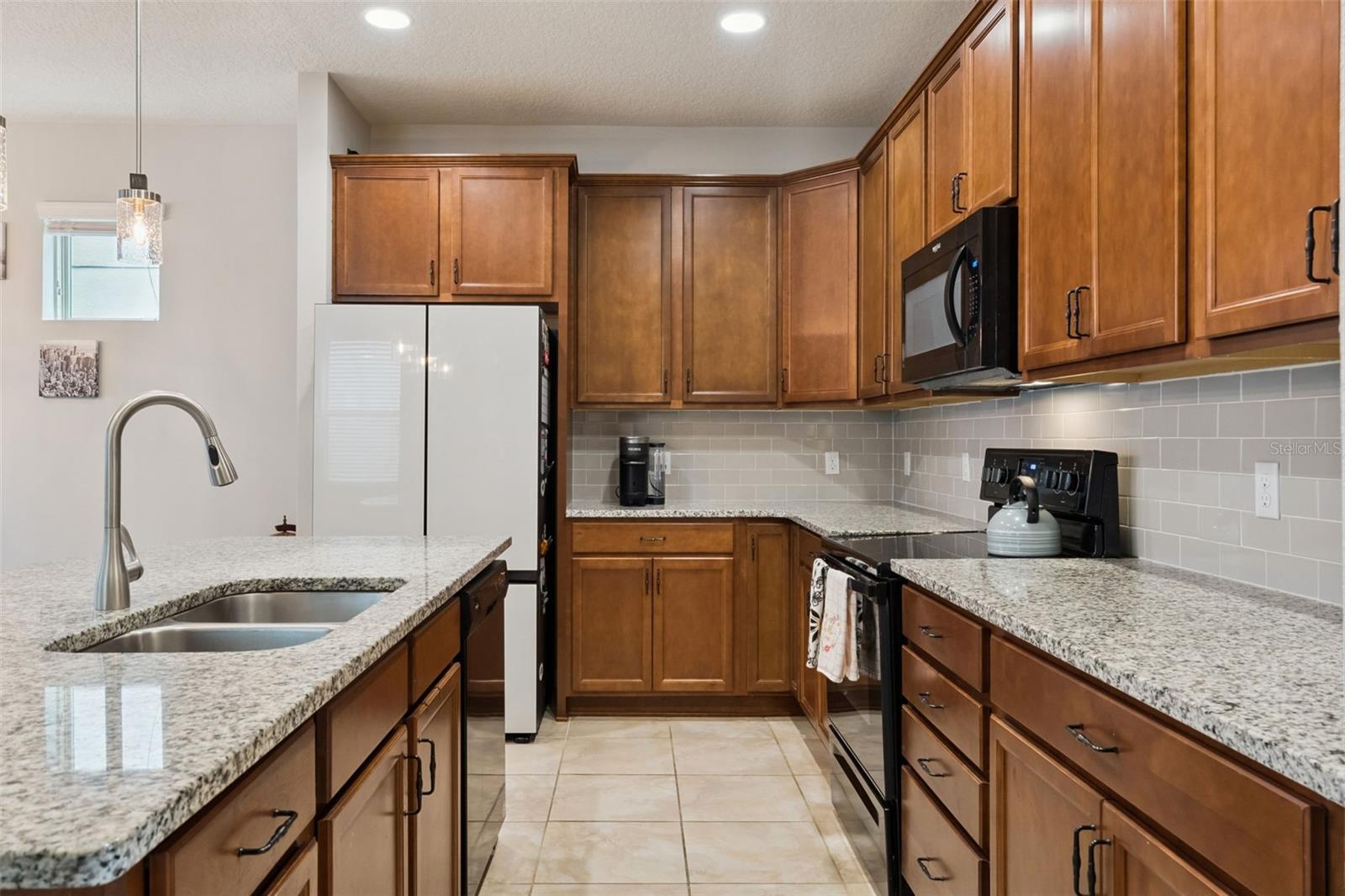 LAKEVIEW POINTE/HORIZON WEST P - Residential