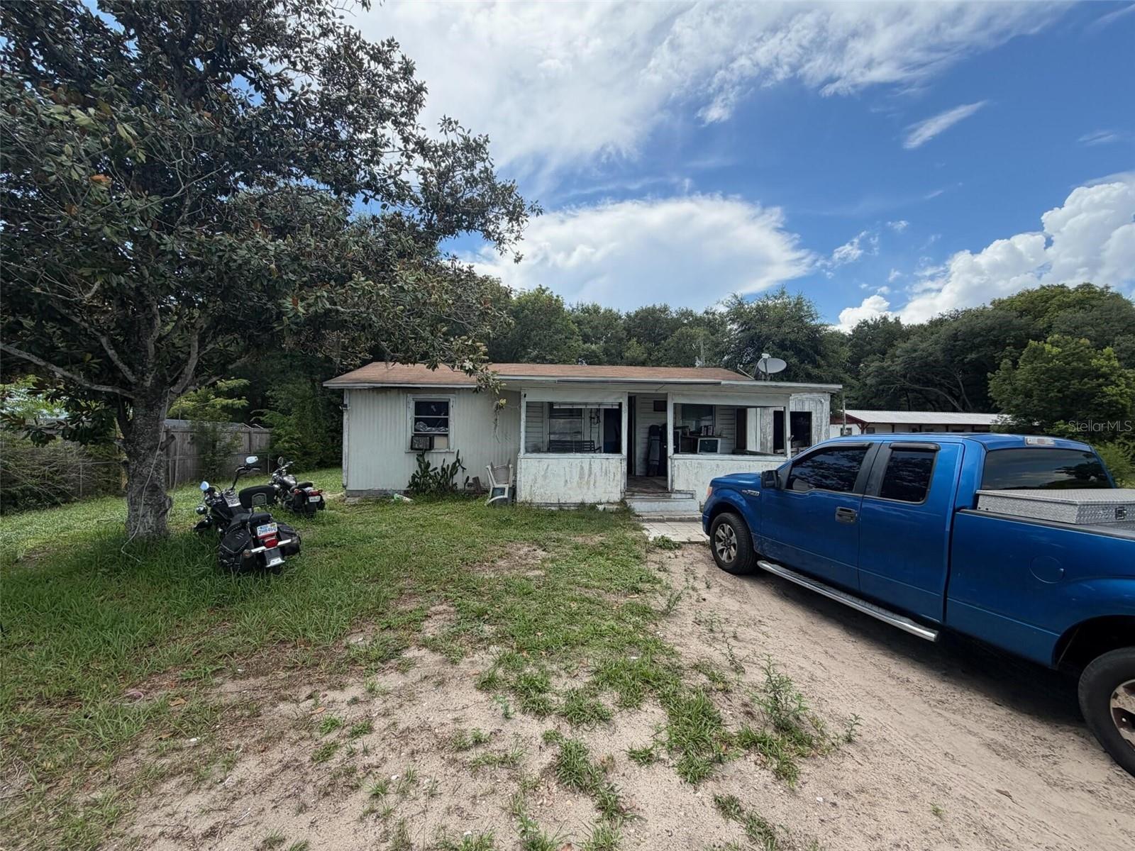 1724 S US 301