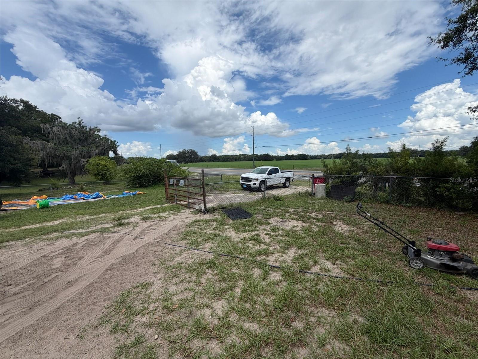 1724 S US 301