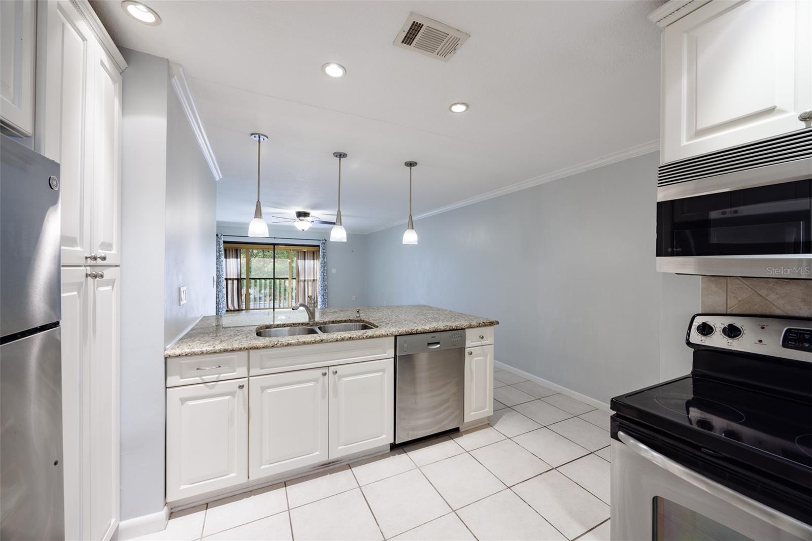 RUSTLEWOOD AT COUNTRYSIDE CONDO - Residential Lease