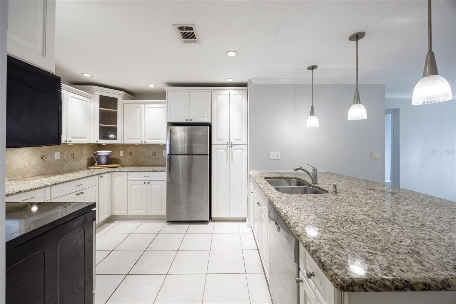 RUSTLEWOOD AT COUNTRYSIDE CONDO - Residential Lease