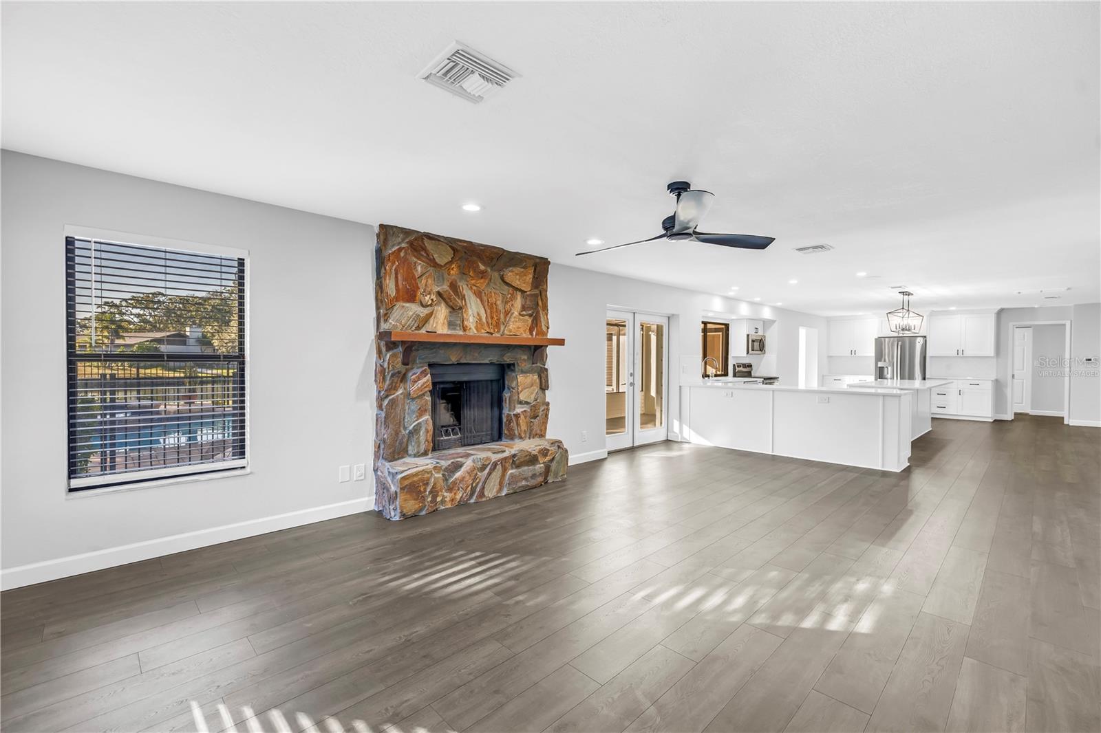 BAYWOOD PARK - Residential