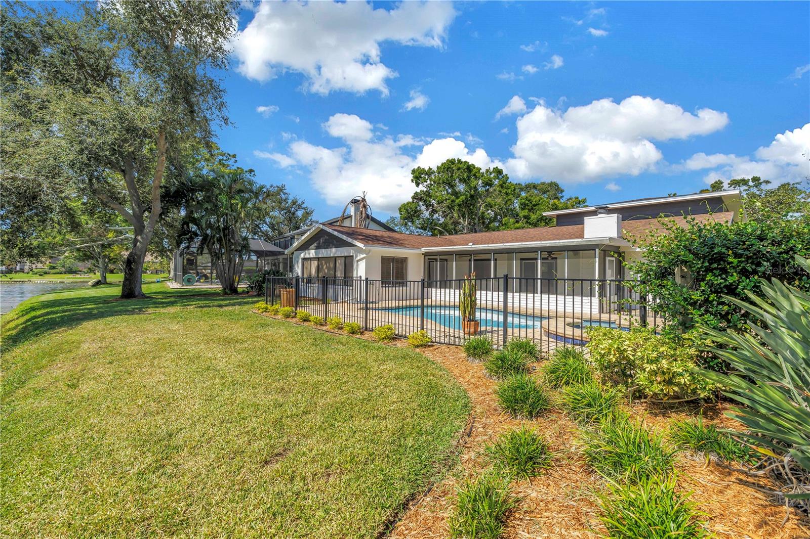 BAYWOOD PARK - Residential