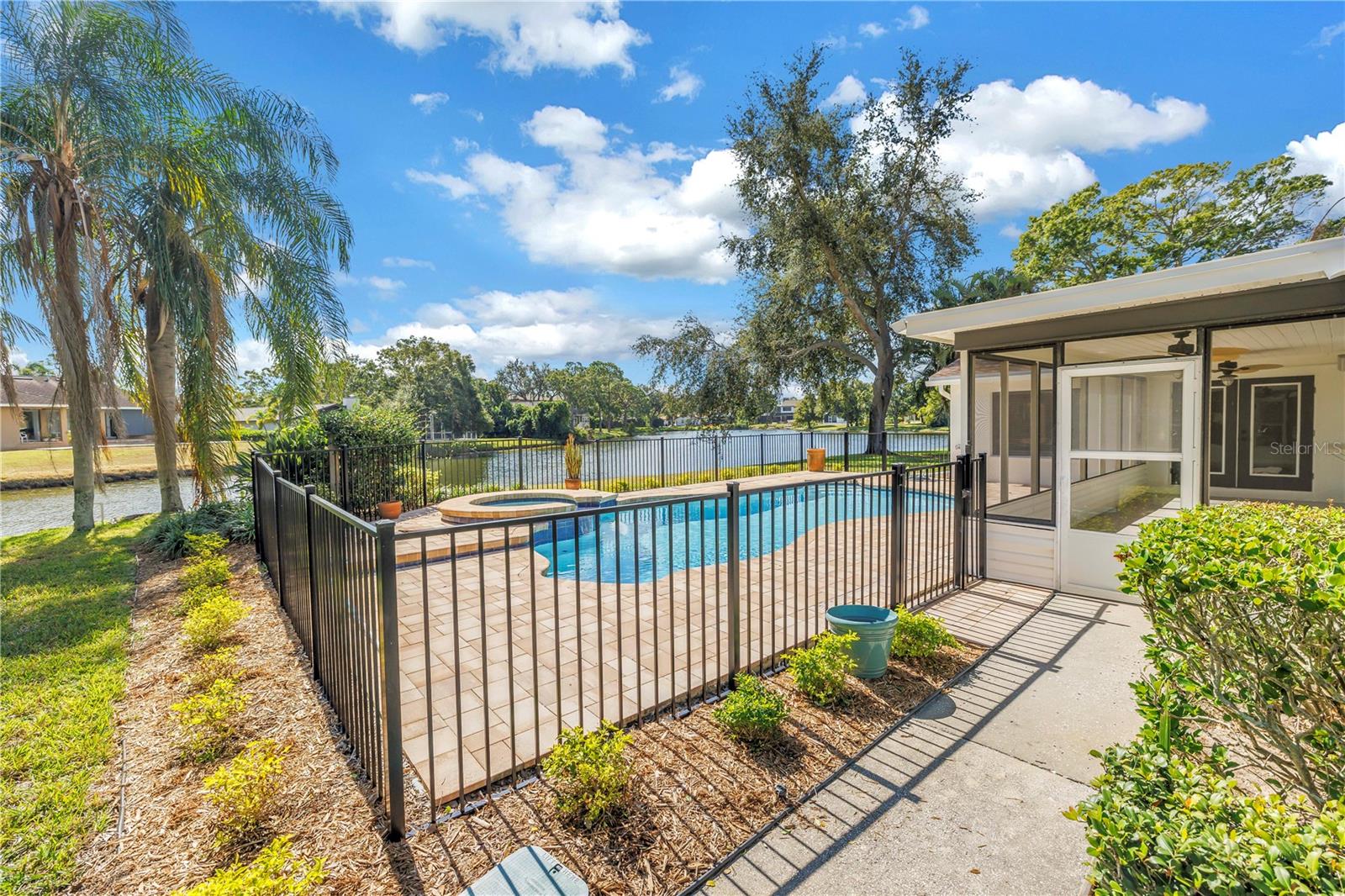 BAYWOOD PARK - Residential