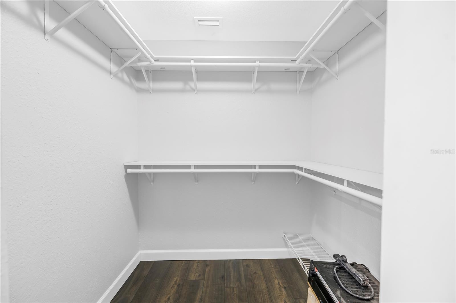 BAYWOOD PARK - Residential