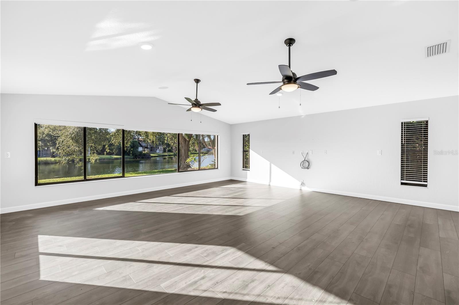 BAYWOOD PARK - Residential