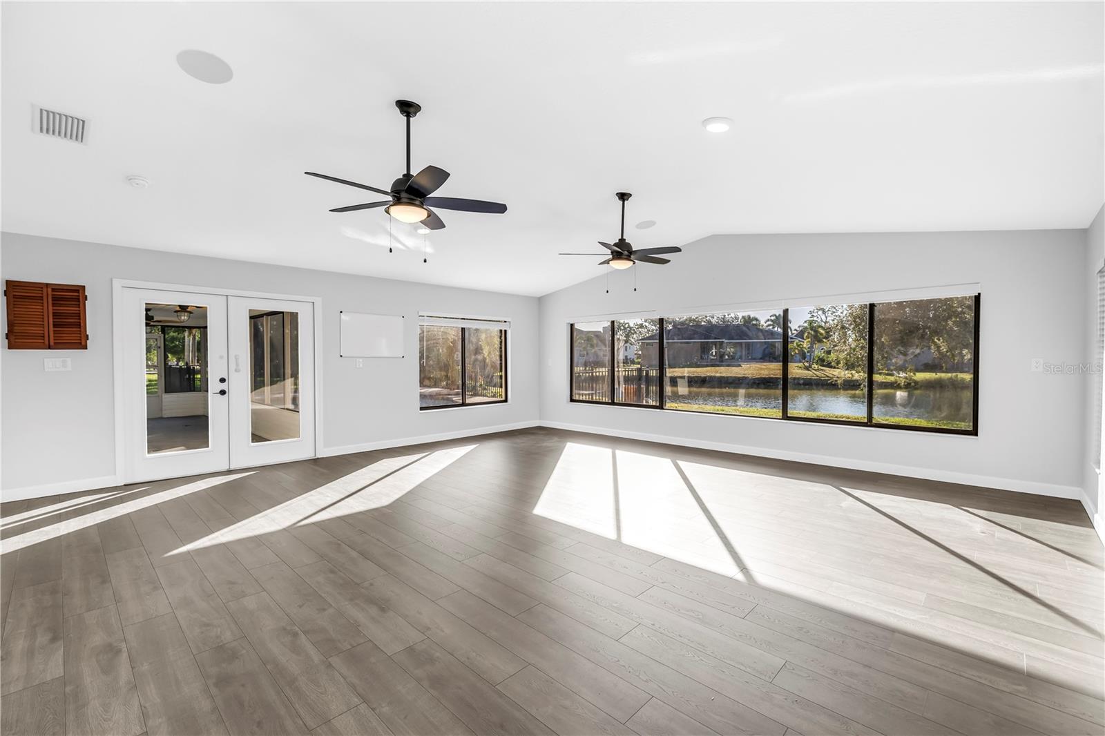 BAYWOOD PARK - Residential