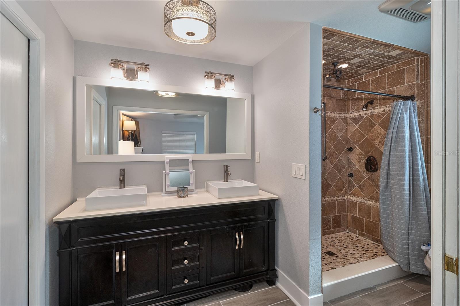 FAIRWAY ESTATES 6TH ADD - Residential