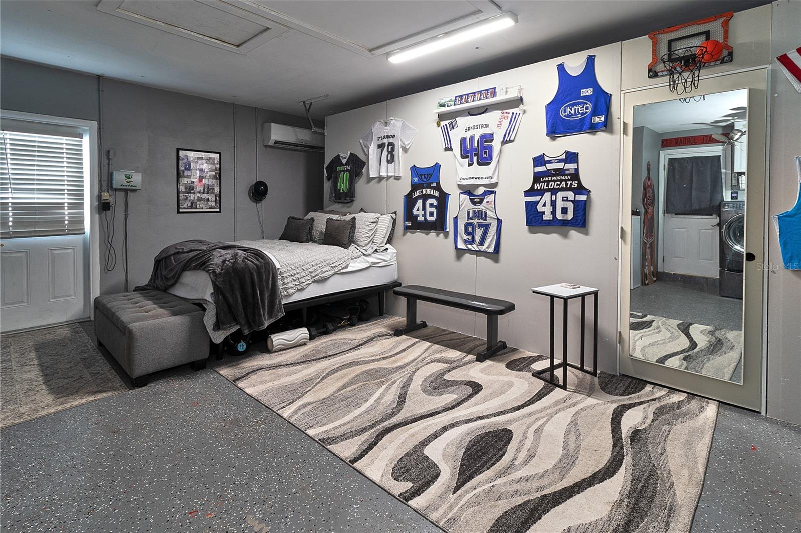 FAIRWAY ESTATES 6TH ADD - Residential