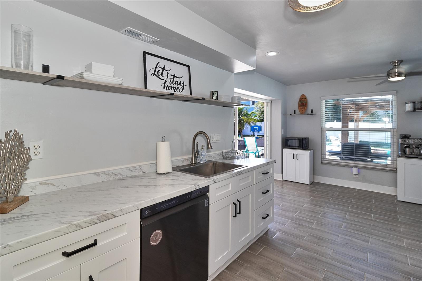 FAIRWAY ESTATES 6TH ADD - Residential