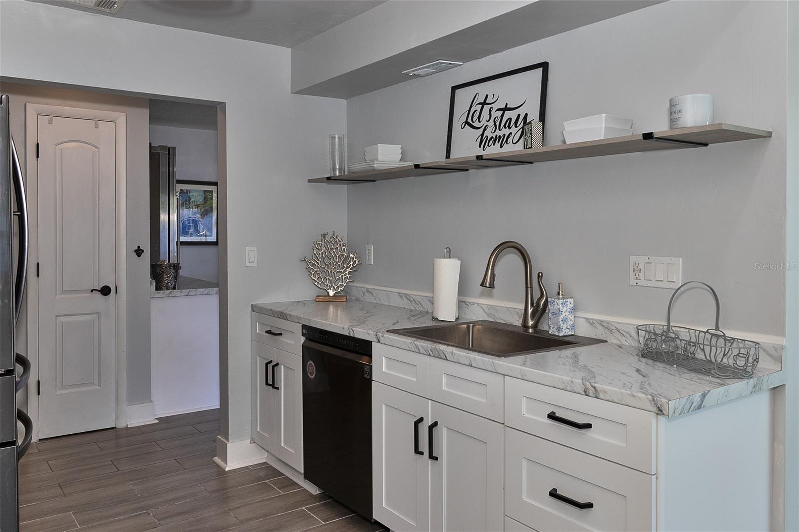 FAIRWAY ESTATES 6TH ADD - Residential