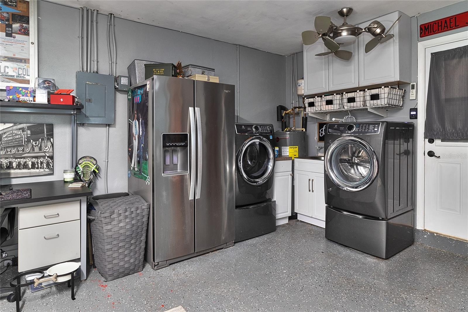 FAIRWAY ESTATES 6TH ADD - Residential