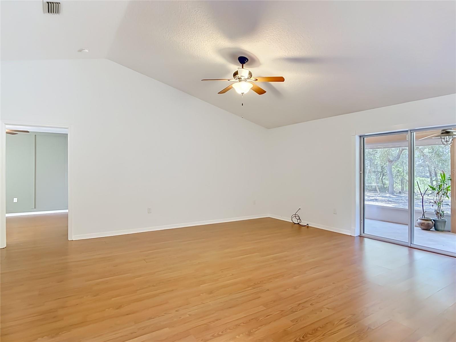 ROYAL TRAILS UNIT 01 - Residential