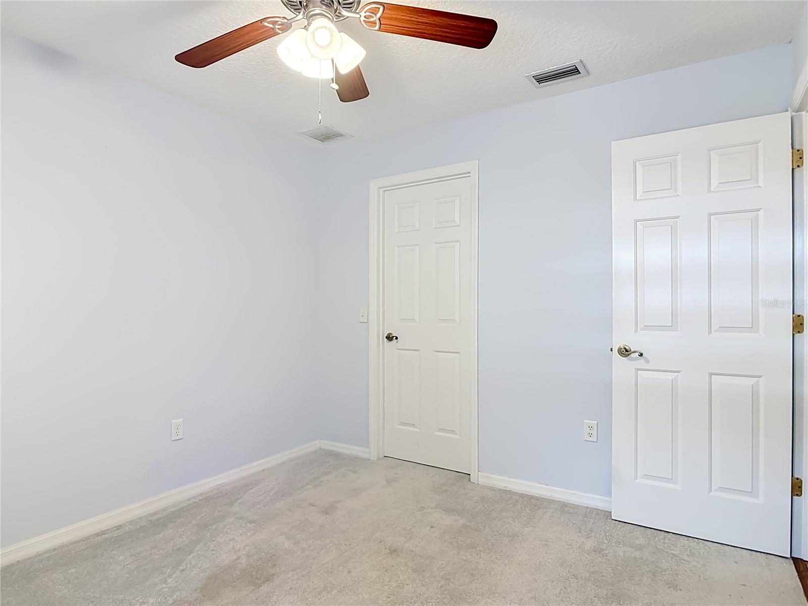 ROYAL TRAILS UNIT 01 - Residential