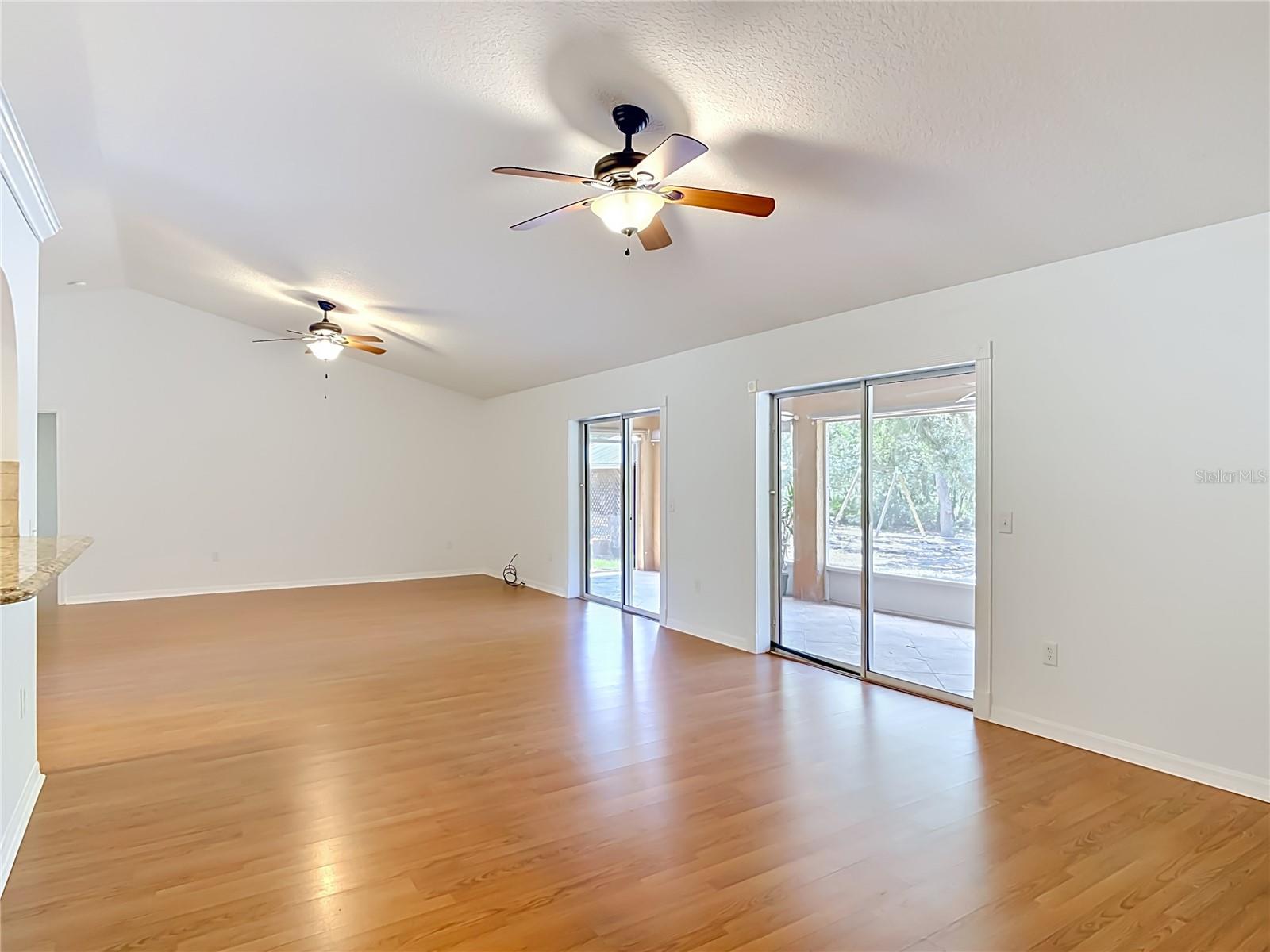 ROYAL TRAILS UNIT 01 - Residential