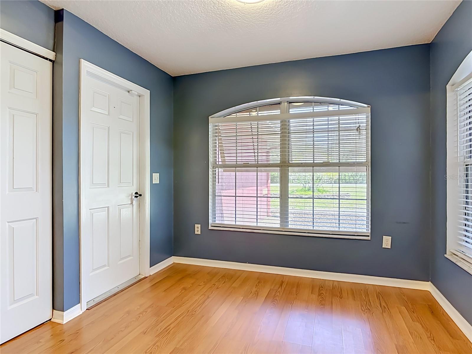 ROYAL TRAILS UNIT 01 - Residential