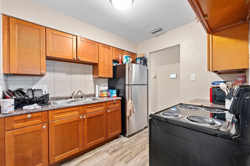 Photo of 2906 E Genesee Street, Tampa, FL 33610 (MLS # TB8498519)