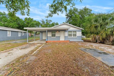 Photo of 2906 E Genesee Street, Tampa, FL 33610 (MLS # TB8498519)