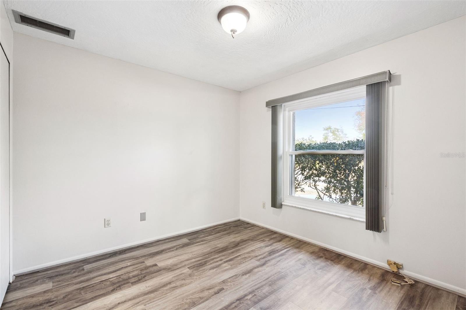 DELTONA LAKES UNIT 04 - Residential