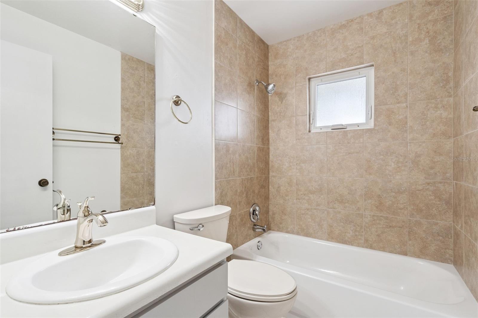 DELTONA LAKES UNIT 04 - Residential