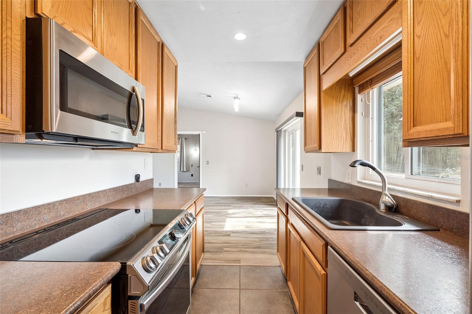 DELTONA LAKES UNIT 04 - Residential