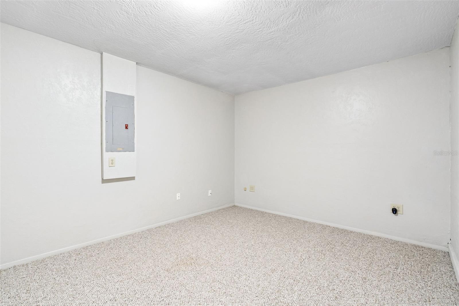 DELTONA LAKES UNIT 04 - Residential