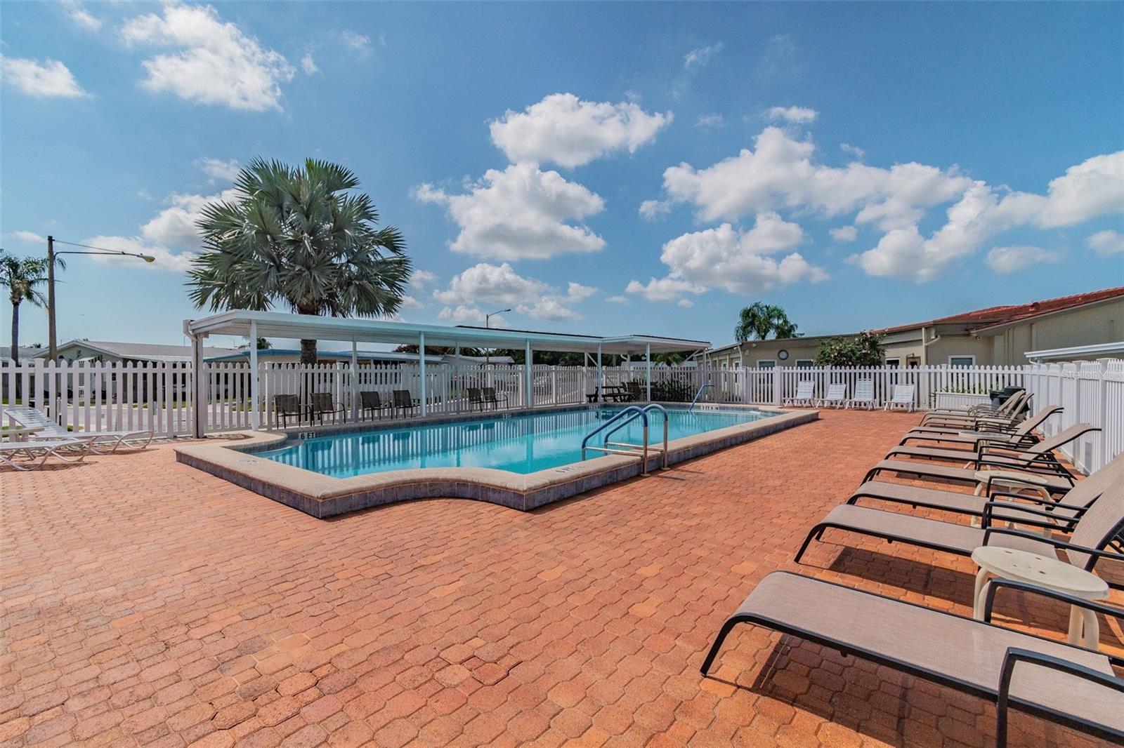 HOLIDAY SHORES MOBILE PARK UNREC - Residential