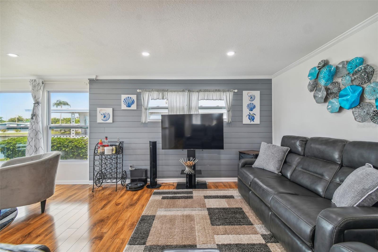 HOLIDAY SHORES MOBILE PARK UNREC - Residential