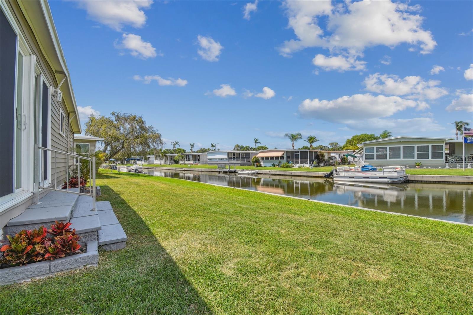 HOLIDAY SHORES MOBILE PARK UNREC - Residential