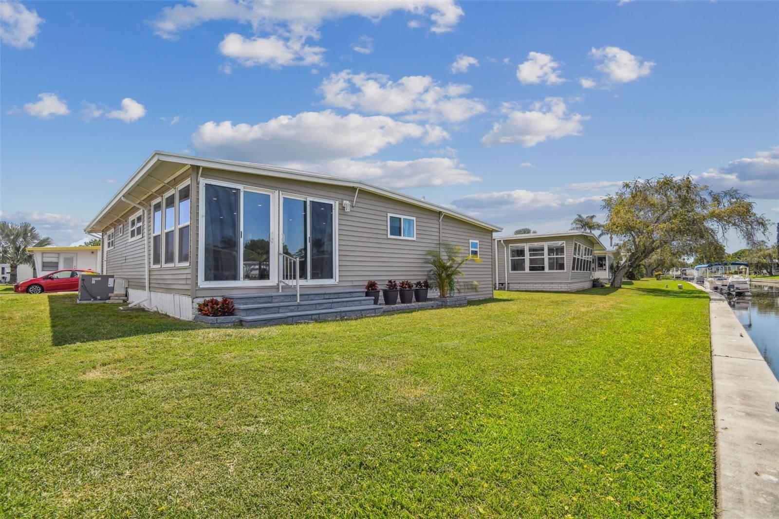 HOLIDAY SHORES MOBILE PARK UNREC - Residential