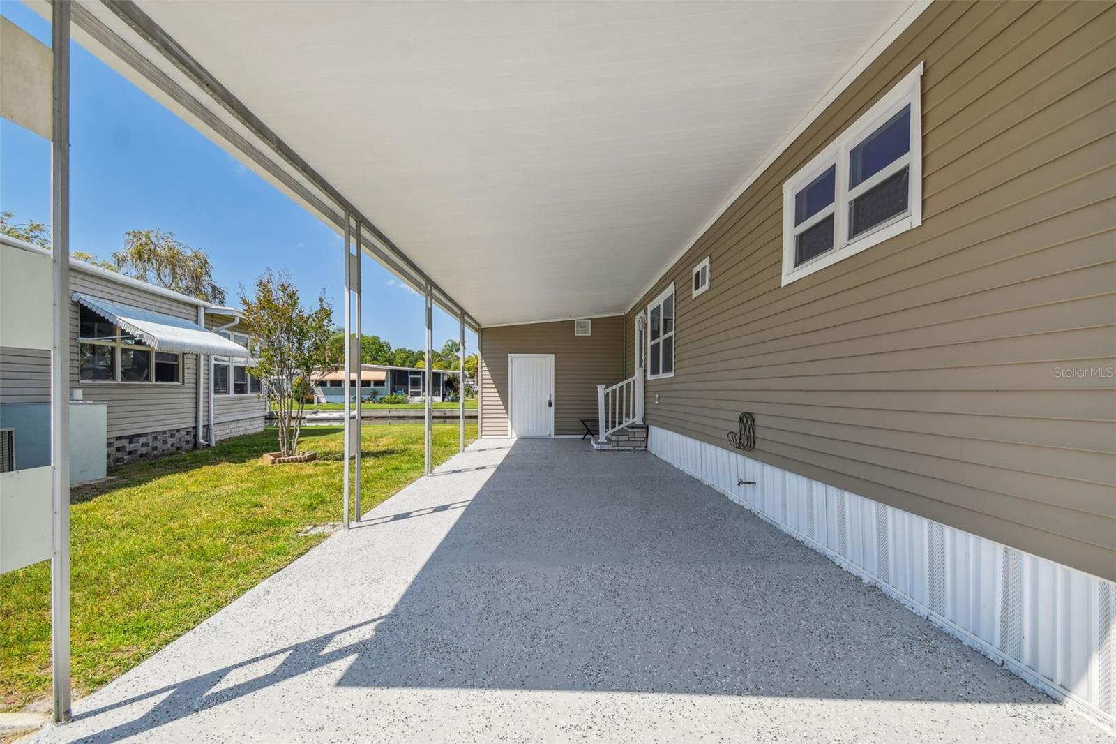 HOLIDAY SHORES MOBILE PARK UNREC - Residential