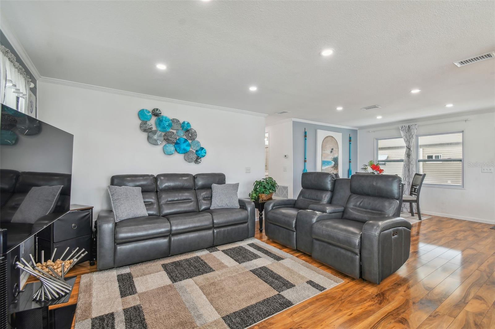 HOLIDAY SHORES MOBILE PARK UNREC - Residential