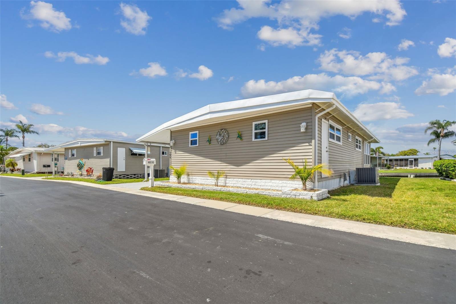 HOLIDAY SHORES MOBILE PARK UNREC - Residential