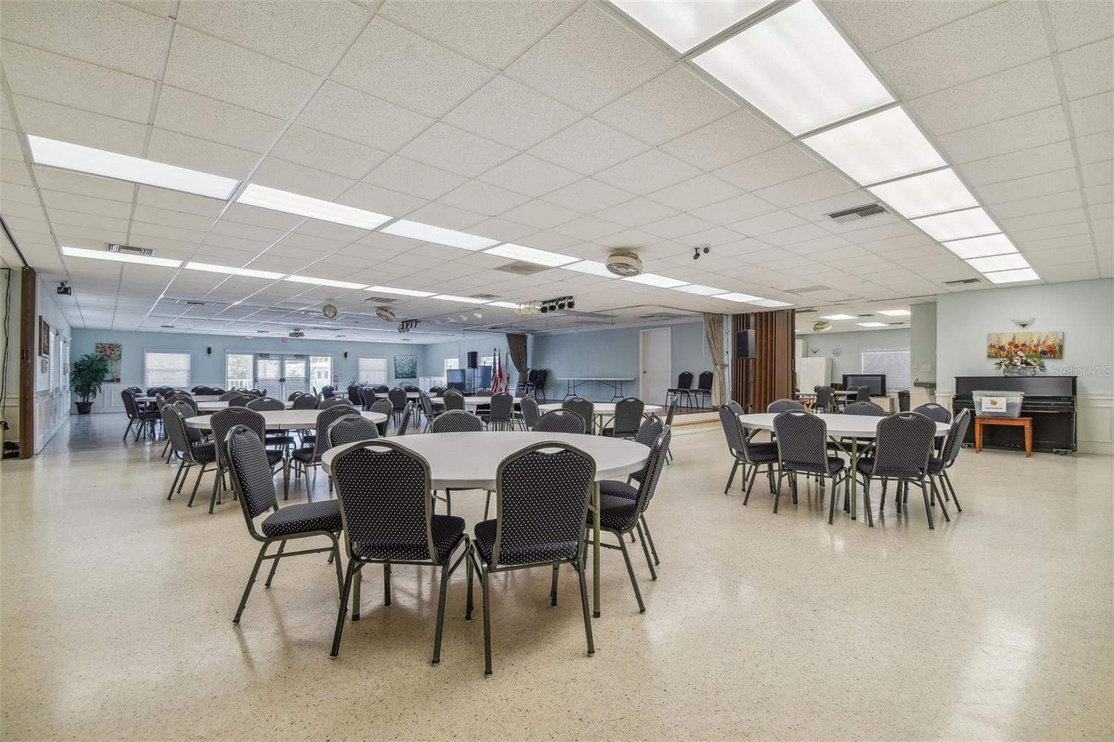 HOLIDAY SHORES MOBILE PARK UNREC - Residential