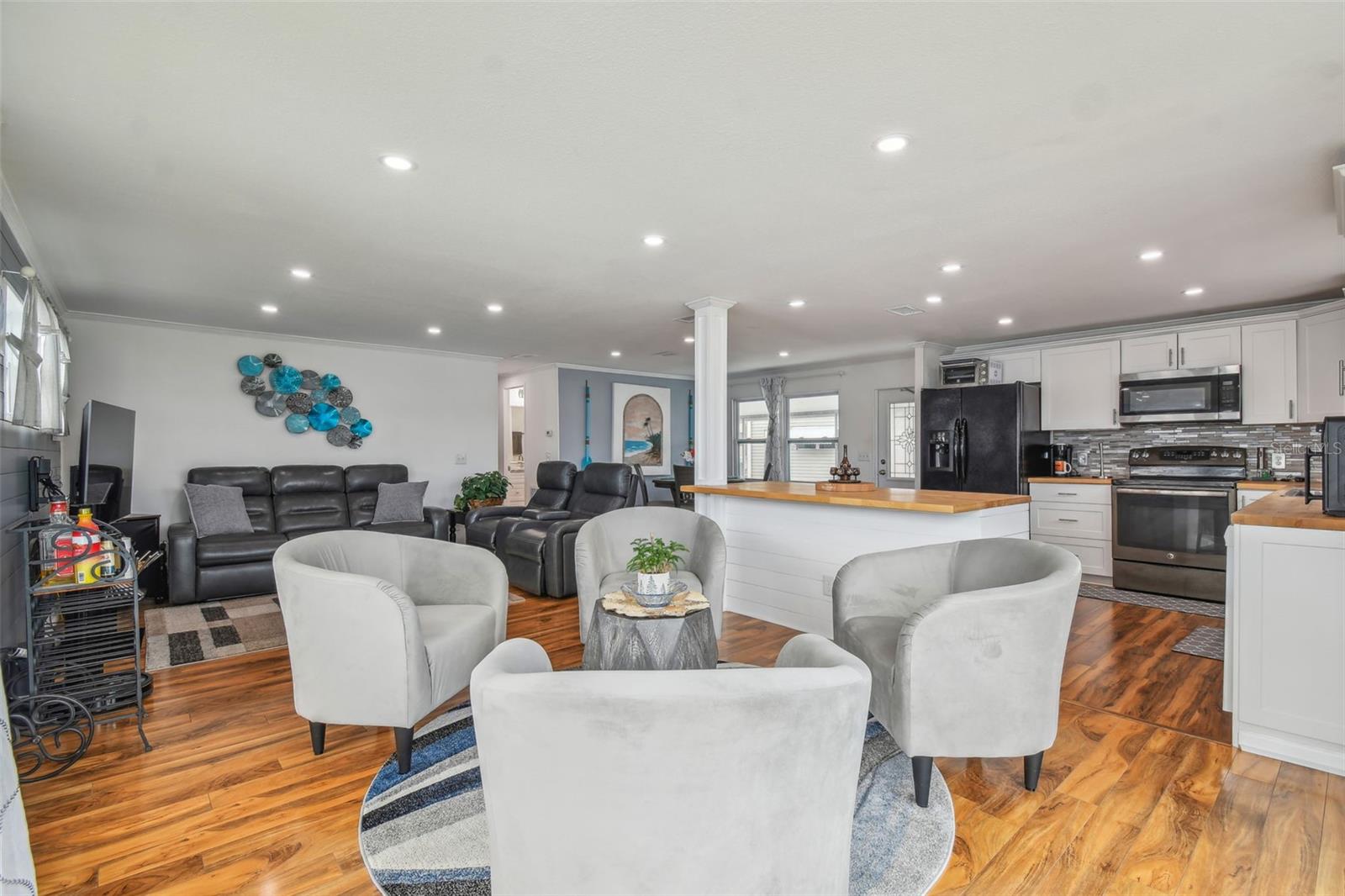 HOLIDAY SHORES MOBILE PARK UNREC - Residential