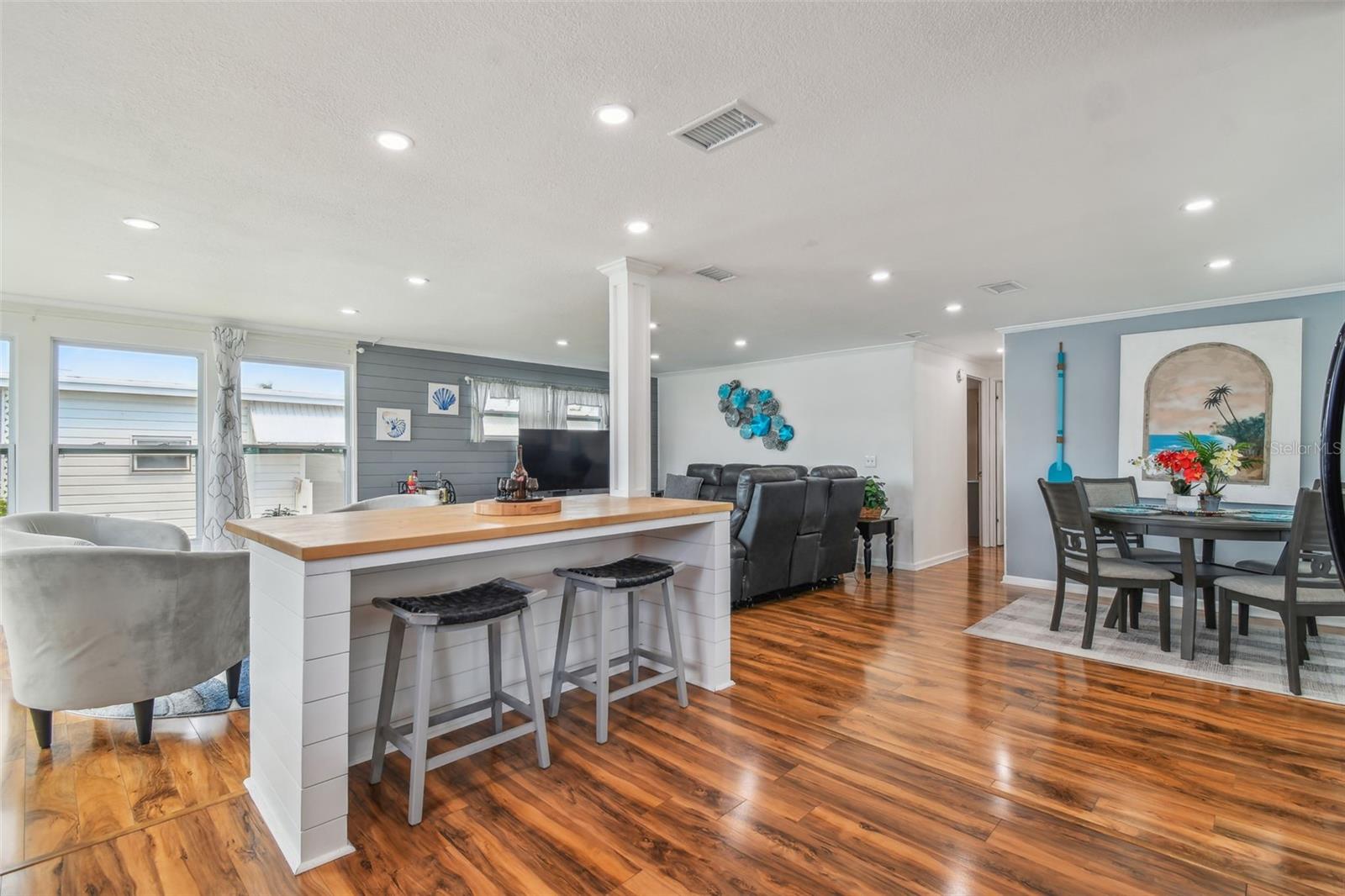 HOLIDAY SHORES MOBILE PARK UNREC - Residential