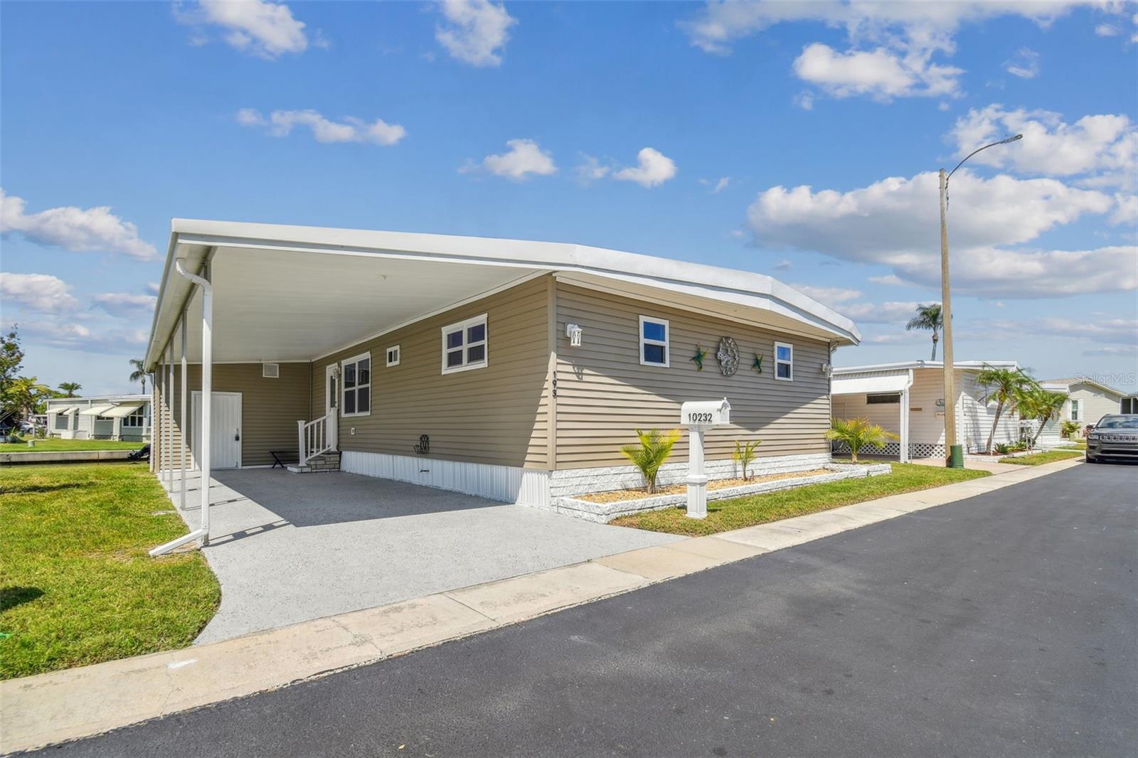 HOLIDAY SHORES MOBILE PARK UNREC - Residential