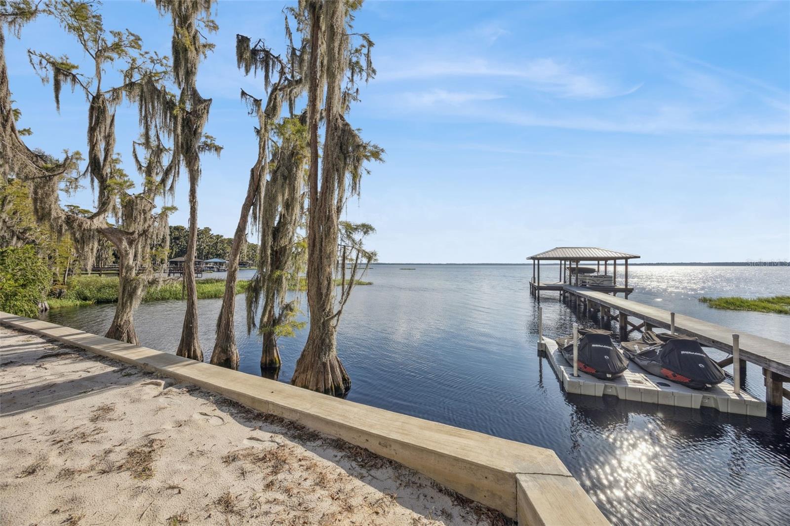 LANCASTER BEACH - Residential