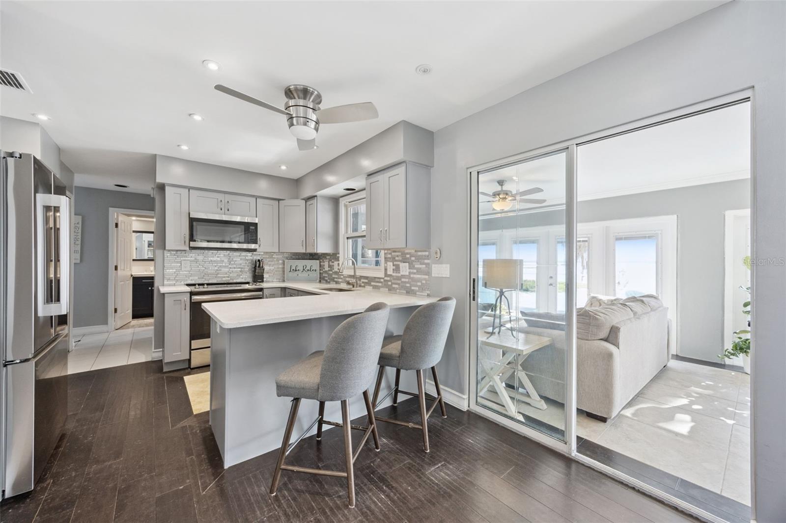 LANCASTER BEACH - Residential