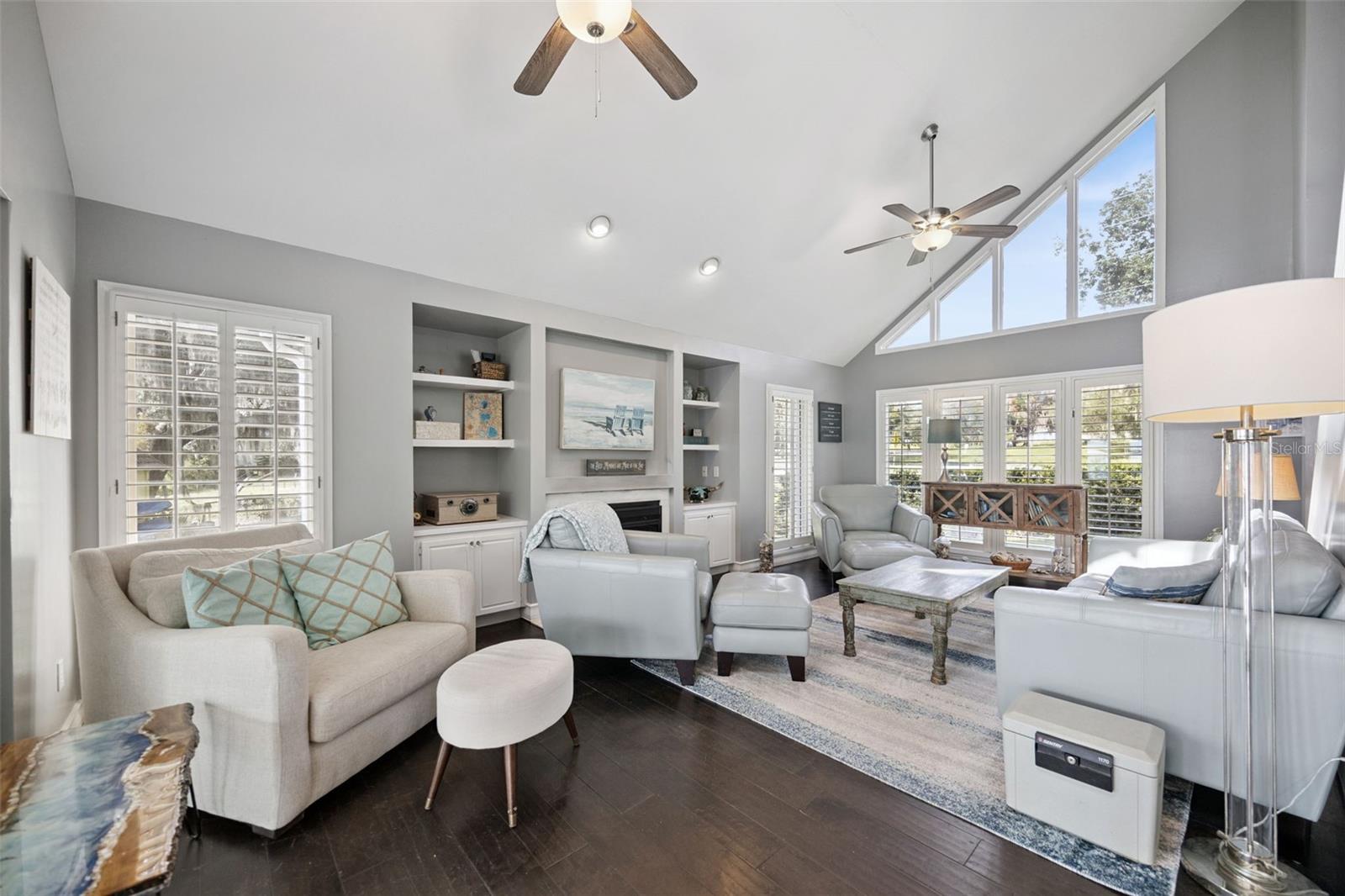 LANCASTER BEACH - Residential