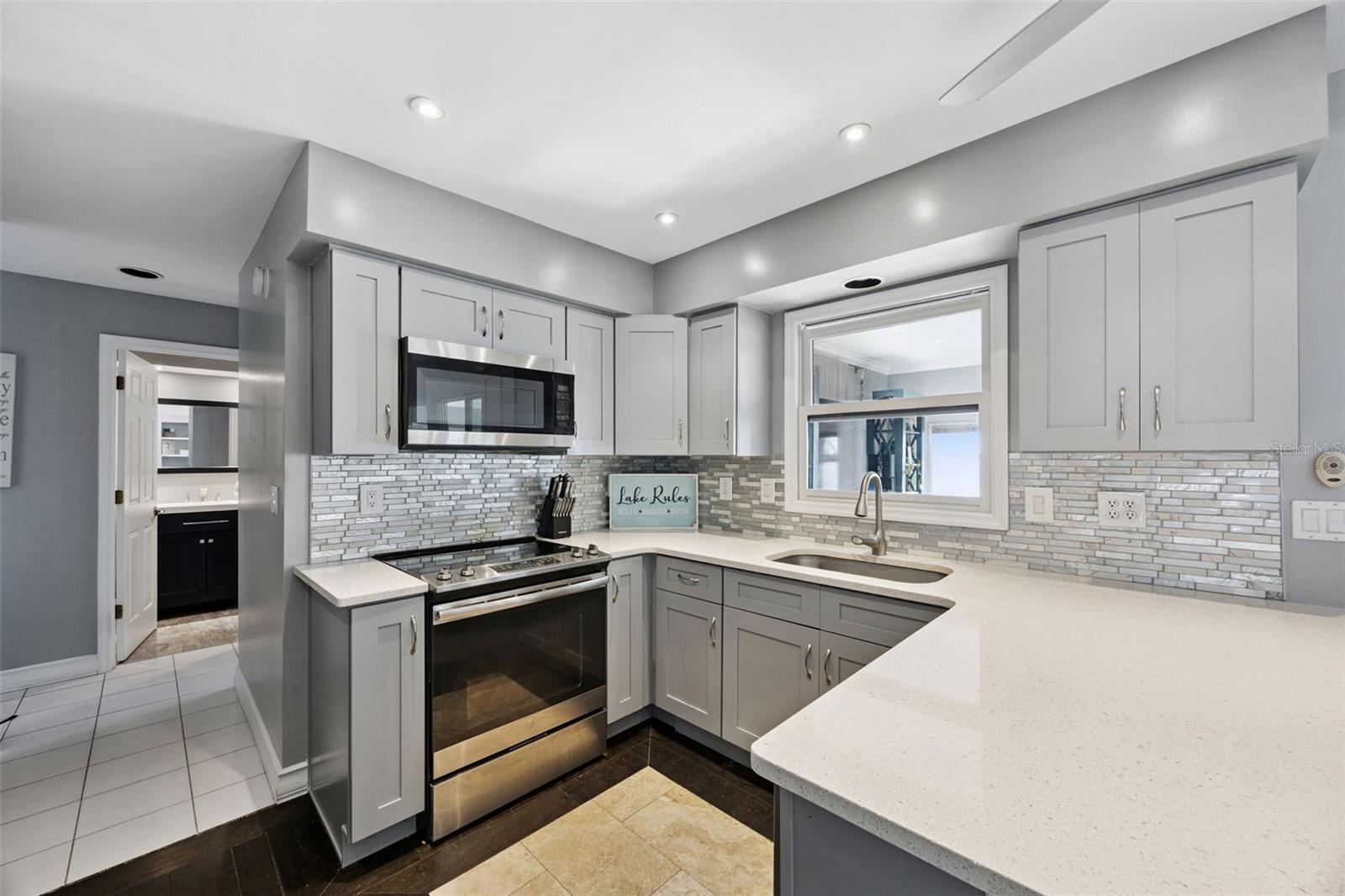 LANCASTER BEACH - Residential